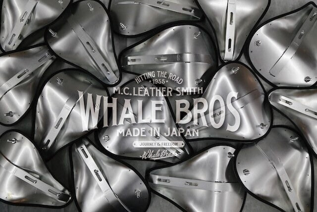 クラックレザー : 60sトラディション ソロシート［縦タック&ロール］(CBW01)